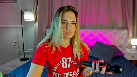 Mariel online show from April 3, 1:47 am