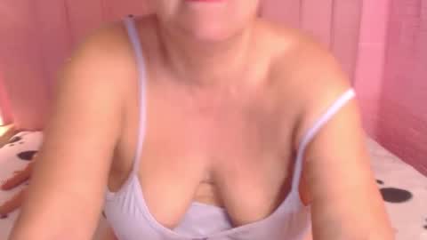 Snapshot of marielahorny303av chatting on October 23, 1:10 pm marielahorny303av online show from October 23, 1:10 pm