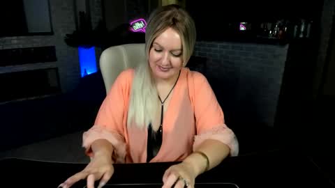 Snapshot of mariemlui chatting on September 13, 7:08 am mariemlui online show from September 13, 7:08 am