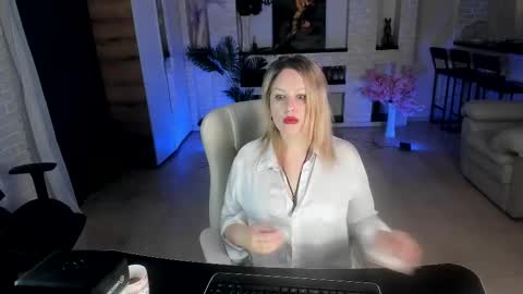 Snapshot of mariemlui chatting on October 17, 9:23 am mariemlui online show from October 17, 9:23 am