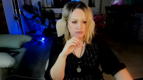 Snapshot of mariemlui chatting on October 26, 12:11 pm mariemlui online show from October 26, 12:11 pm