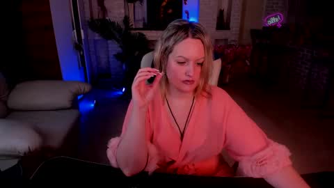 Snapshot of mariemlui chatting on November 5, 3:34 pm mariemlui online show from November 5, 3:34 pm