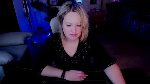 Snapshot of mariemlui chatting on November 7, 2:50 pm mariemlui online show from November 7, 2:50 pm