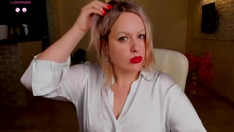 Snapshot of mariemlui chatting on November 14, 6:06 pm mariemlui online show from November 14, 6:06 pm