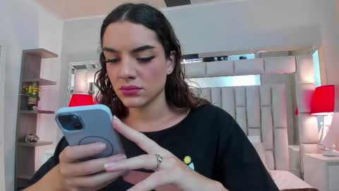 mariiahneedles online show from November 4, 9:14 pm