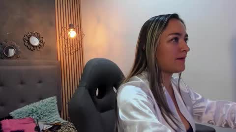 Snapshot of mariiajose_cruz chatting on February 11, 12:10 pm mariiajose_cruz online show from February 11, 12:10 pm