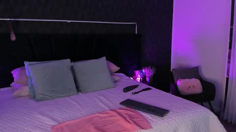 Mariana online show from February 10, 2:37 pm