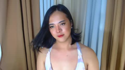 Snapshot of marikosue01 chatting on June 2, 6:10 pm marikosue online show from June 2, 6:10 pm