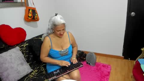 Snapshot of marilyn70 chatting on October 3, 10:07 pm marilyn70 online show from October 3, 10:07 pm