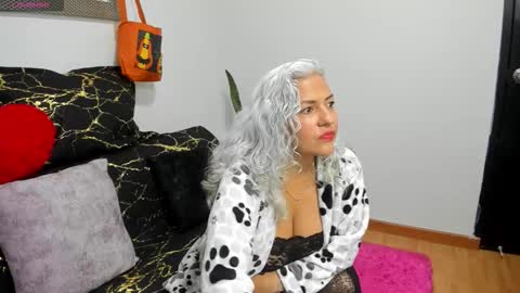 Snapshot of marilyn70 chatting on October 12, 12:20 am marilyn70 online show from October 12, 12:20 am