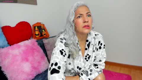 Snapshot of marilyn70 chatting on October 29, 4:20 pm marilyn70 online show from October 29, 4:20 pm