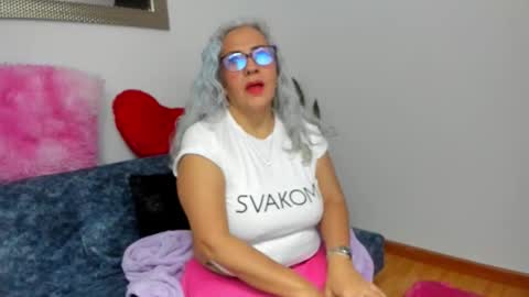 Snapshot of marilyn70 chatting on November 23, 11:37 pm marilyn70 online show from November 23, 11:37 pm