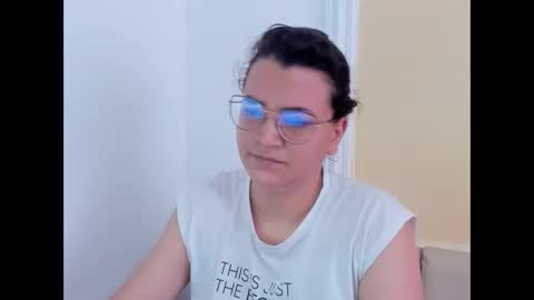 Snapshot of marilyn_garcia chatting on February 5, 2:48 pm MARILYN SEXY online show from February 5, 2:48 pm