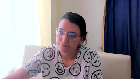 Snapshot of marilyn_garcia chatting on February 19, 6:10 pm MARILYN SEXY online show from February 19, 6:10 pm