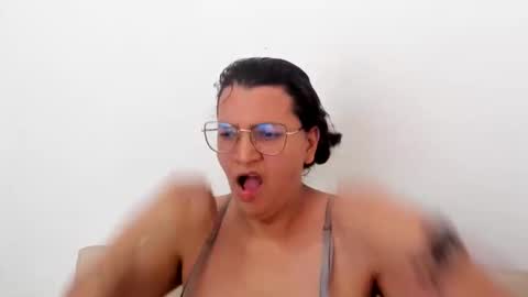 Snapshot of marilyn_garcia chatting on February 20, 5:51 pm MARILYN SEXY online show from February 20, 5:51 pm