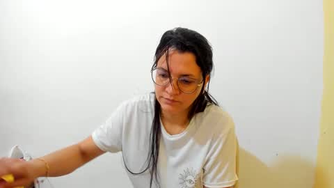 Snapshot of marilyn_garcia chatting on October 13, 1:33 pm MARILYN SEXY online show from October 13, 1:33 pm