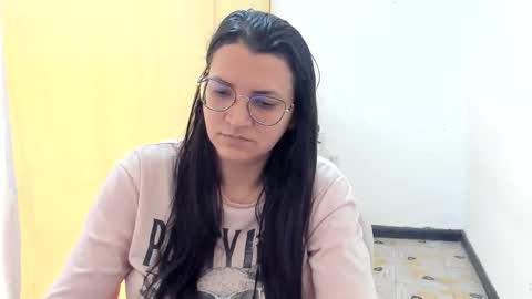 Snapshot of marilyn_garcia chatting on October 25, 4:02 pm MARILYN SEXY online show from October 25, 4:02 pm