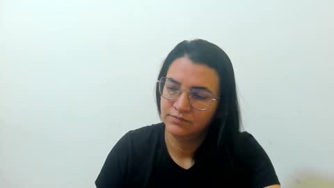 Snapshot of marilyn_garcia chatting on November 20, 1:33 pm MARILYN SEXY online show from November 20, 1:33 pm