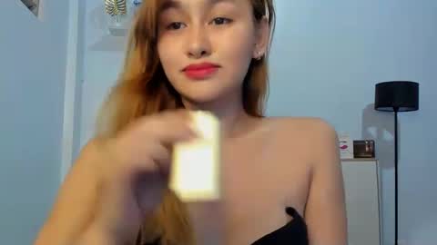 Snapshot of marimaraldama chatting on December 16, 2:16 pm Anngilbuena online show from December 16, 2:16 pm