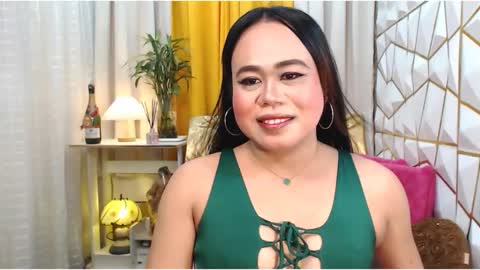 Snapshot of mariposa_911 chatting on March 1, 2:48 am LEAH online show from March 1, 2:48 am