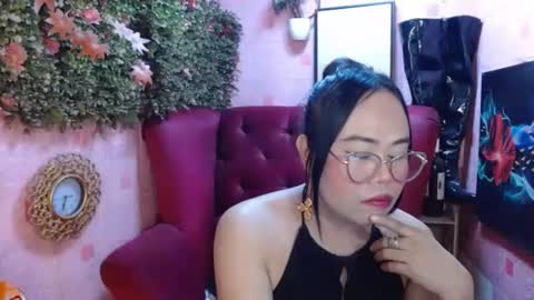 Snapshot of mariposa_911 chatting on October 8, 10:29 pm LEAH online show from October 8, 10:29 pm