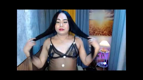 Snapshot of mariposa_911 chatting on November 24, 5:01 pm LEAH online show from November 24, 5:01 pm
