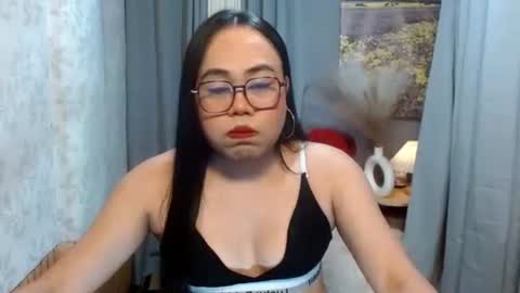 LEAH online show from February 23, 6:49 pm