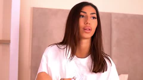 Marisa online show from April 2, 3:09 pm