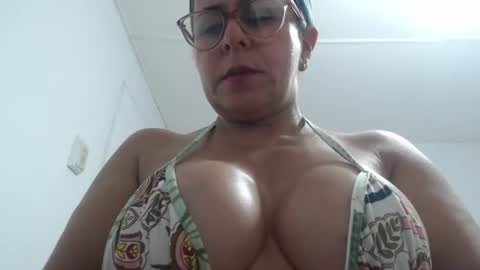mariska_69 online show from August 3, 6:23 am