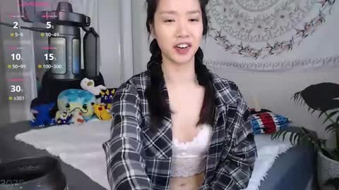 Snapshot of marissapeach chatting on February 16, 2:43 pm MarissaPeach online show from February 16, 2:43 pm