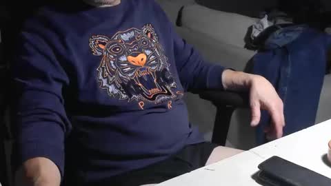 mark50569 online show from April 18, 1:31 am