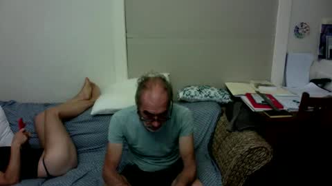 Snapshot of mark_and_lola chatting on January 7, 6:32 pm mark_and_lola online show from January 7, 6:32 pm