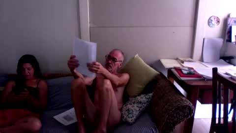 Snapshot of mark_and_lola chatting on January 17, 2:27 am mark_and_lola online show from January 17, 2:27 am