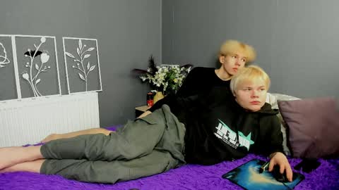 mark_brain online show from April 10, 11:59 am