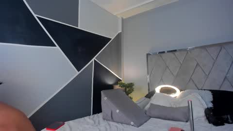 Snapshot of mark_broown_ chatting on February 11, 2:14 am mark_broown_ online show from February 11, 2:14 am