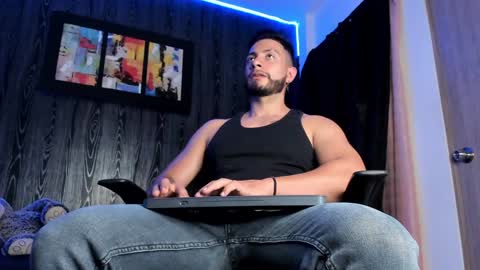 Snapshot of mark_buffet02 chatting on February 3, 3:49 pm Mark Buffet online show from February 3, 3:49 pm