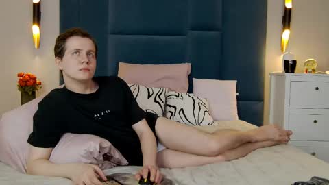 Mark online show from March 24, 10:04 pm