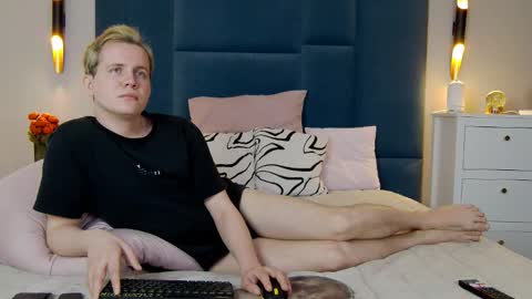 Mark online show from March 26, 6:52 am