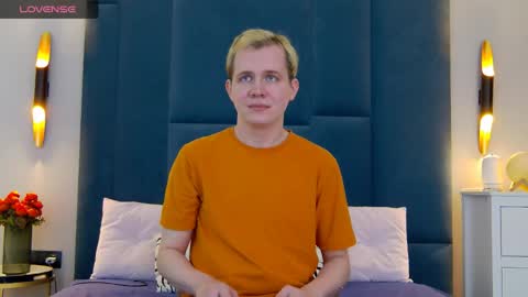 Mark online show from April 2, 10:07 pm