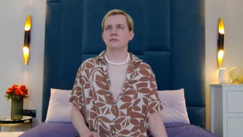 Mark online show from April 7, 2:01 am