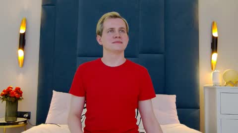 Mark online show from April 11, 7:45 am