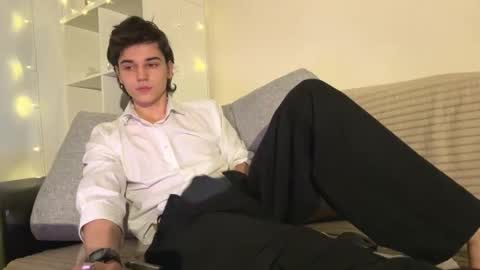 Mark online show from December 5, 1:09 pm