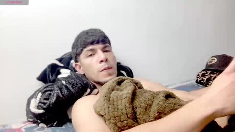 Snapshot of mark_rut chatting on March 3, 1:10 am MODEL Mark Rut online show from March 3, 1:10 am