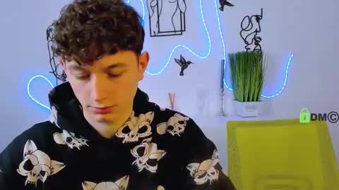 Snapshot of mark_sir chatting on February 4, 12:11 pm mark_sir online show from February 4, 12:11 pm