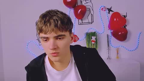 Snapshot of mark_sir chatting on February 9, 5:28 pm mark_sir online show from February 9, 5:28 pm