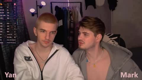 Snapshot of mark_sun chatting on November 14, 3:55 pm Mark online show from November 14, 3:55 pm