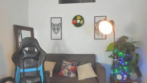 mark_x23 online show from December 14, 11:31 pm