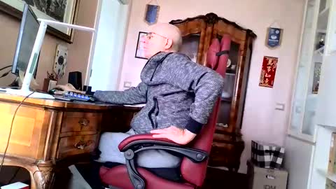 Snapshot of markmarkmark00 chatting on February 5, 9:58 am markmarkmark00 online show from February 5, 9:58 am