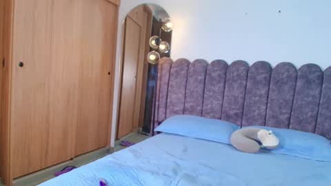 Sebastian online show from November 25, 4:45 am