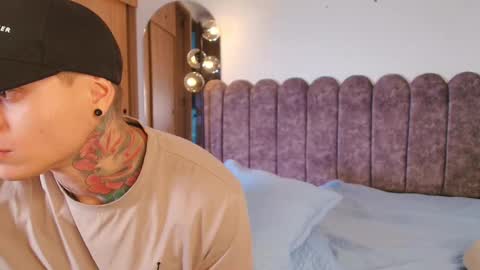 Sebastian online show from November 26, 5:08 am